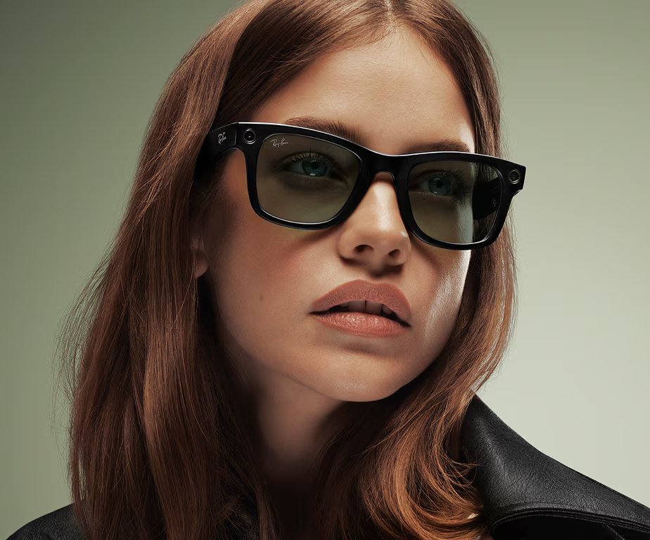 Ray-Ban Meta Wayfarer (Gen 2) Shiny Black AI Glasses with Green Transitions® Lenses - Kép 4