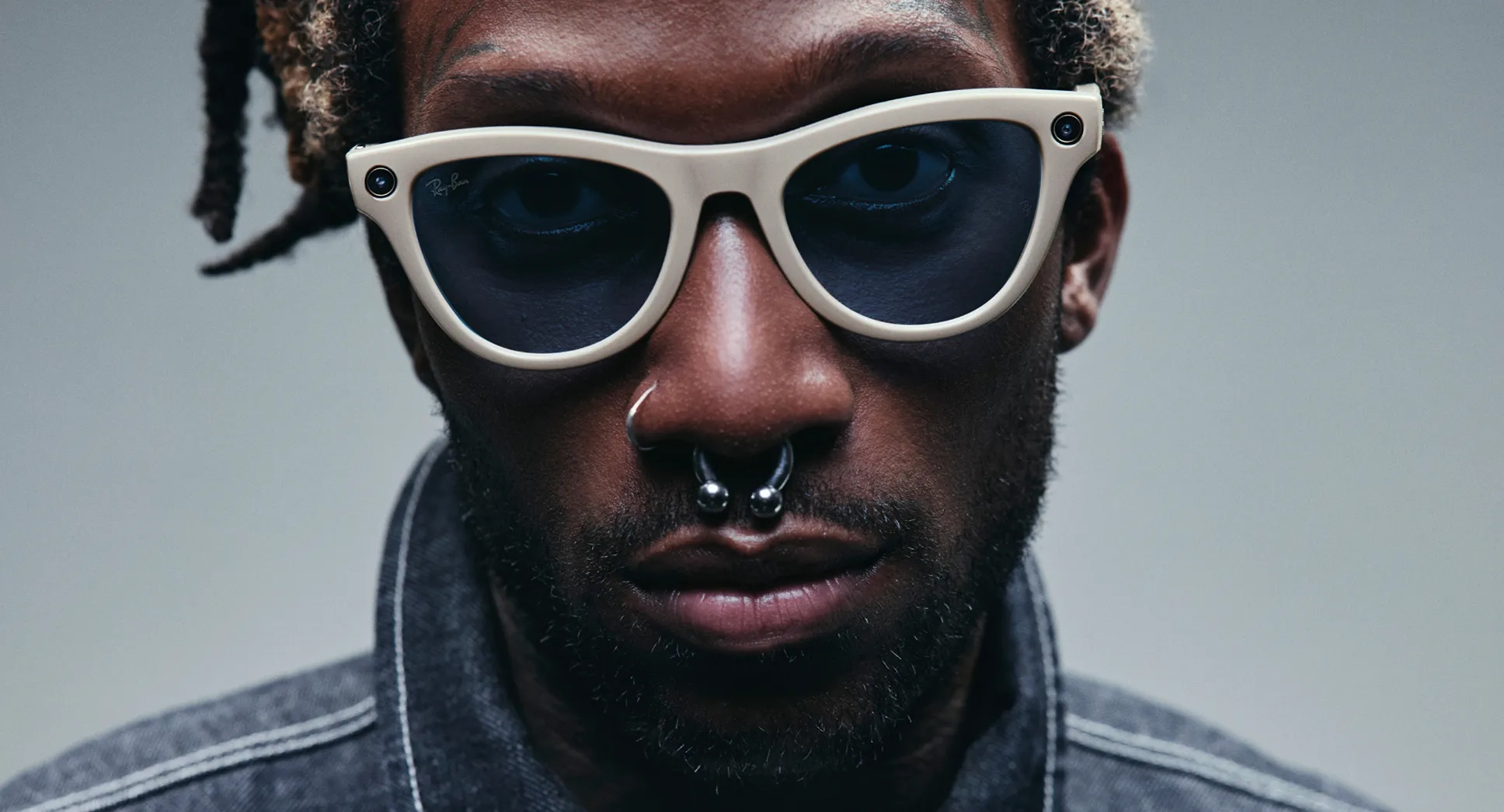Ray-Ban Meta Skyler (Gen 2) Shiny Chalky Gray AI glasses with Sapphire Transitions® lenses - Kép 2